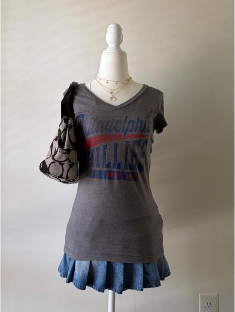 Y2K Philadelphia Phillies Graphic Baby Tee Gray V-Neck MLB Fitted Women’s Top